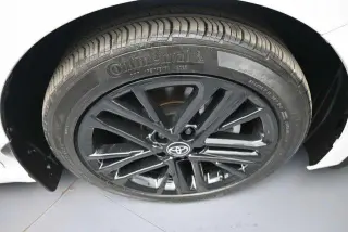 Toyota Camry 2025 AWD SE Sedán 4 puertas