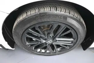 Toyota Camry 2025 AWD SE Sedán 4 puertas