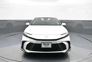 Toyota Camry 2025 AWD SE Sedán 4 puertas