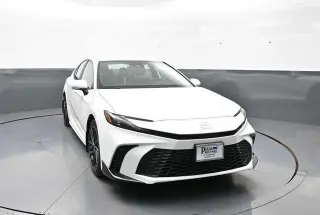 Toyota Camry 2025 AWD SE Sedán 4 puertas