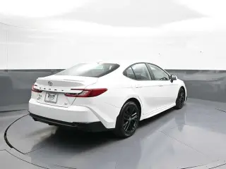 Toyota Camry 2025 AWD SE Sedán 4 puertas