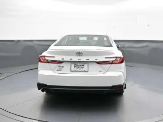 Toyota Camry 2025 AWD SE Sedán 4 puertas