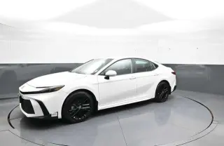 Toyota Camry 2025 AWD SE Sedán 4 puertas