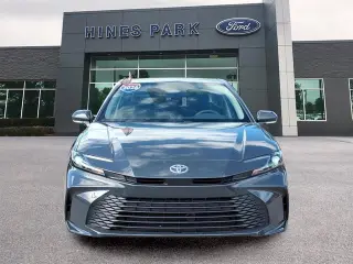 Toyota Camry 2026 LE 4dr Sedán