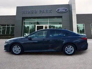 Toyota Camry 2026 LE 4dr Sedán