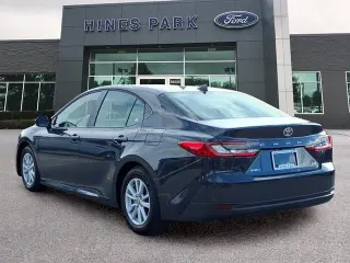 Toyota Camry 2026 LE 4dr Sedán