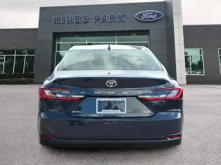 Toyota Camry 2026 LE 4dr Sedán