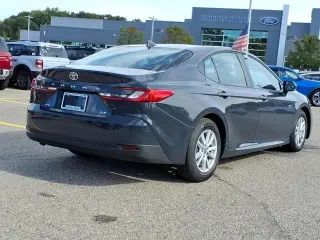 Toyota Camry 2026 LE 4dr Sedán