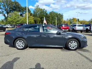 Toyota Camry 2026 LE 4dr Sedán