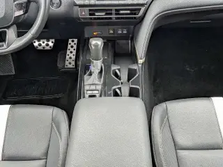 Toyota Camry 2025 SE 4dr Sedán