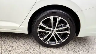 Volkswagen Jetta 2023 Sport Sedán 4 puertas 8A