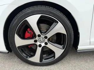 Volkswagen Golf GTI 2015 S 4dr Hatchback 6M