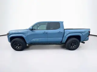 Toyota Tacoma 2026 4x4 SR5 4dr Double Cab 6.1 ft LB