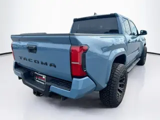 Toyota Tacoma 2026 4x4 SR5 4dr Double Cab 6.1 ft LB