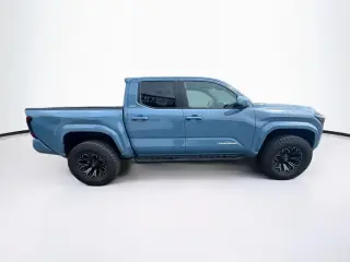 Toyota Tacoma 2026 4x4 SR5 4dr Double Cab 6.1 ft LB