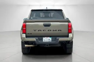 Toyota Tacoma 2026 4x4 TRD Sport 4p Puerta Doble Cabina Doble 5.0 ft SB 8A