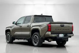 Toyota Tacoma 2026 4x4 TRD Sport 4p Puerta Doble Cabina Doble 5.0 ft SB 8A