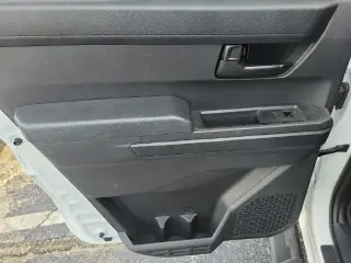 Toyota Tacoma 2024 4x2 SR5 4 puertas Cabina Doble 5.0 ft SB