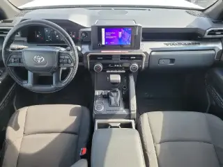 Toyota Tacoma 2024 4x2 SR5 4 puertas Cabina Doble 5.0 ft SB