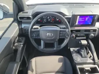 Toyota Tacoma 2024 4x2 SR5 4 puertas Cabina Doble 5.0 ft SB