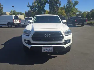 Toyota Tacoma 2017 4x4 TRD Pro 4 puertas Doble Cabina 5.0 pies de bodega 6 marchas