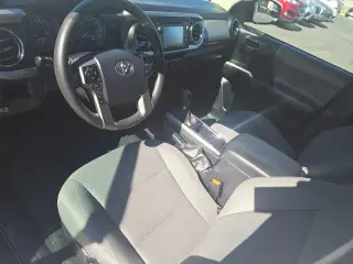 Toyota Tacoma 2017 4x4 TRD Pro 4 puertas Doble Cabina 5.0 pies de bodega 6 marchas