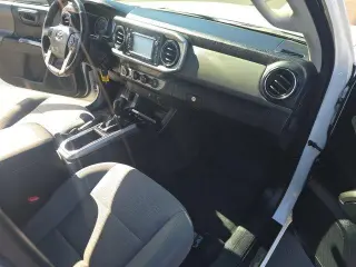 Toyota Tacoma 2017 4x4 TRD Pro 4 puertas Doble Cabina 5.0 pies de bodega 6 marchas