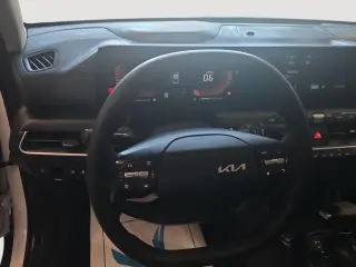 Kia K4 2025 LX 4dr Sedán