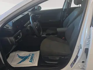 Kia K4 2025 LX 4dr Sedán