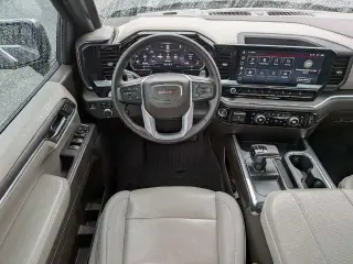 GMC Sierra 1500 2024 4x4 SLT 4dr Crew Cab 5.8 ft. SB