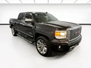 GMC Sierra 1500 2015 4x4 Denali 4dr Crew Cab 5.8 ft. SB