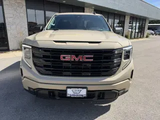 GMC Sierra 1500 2022 4x4 Elevation Standard 4dr Crew Cab 5.8 ft. SB