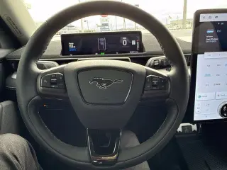 Ford Mustang Mach-E 2023 Select 4dr SUV
