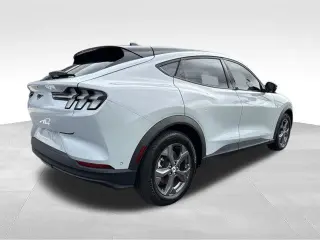 Ford Mustang Mach-E 2023 Select 4dr SUV