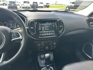 Jeep Compass 2017 4x4 Limited 4dr SUV (lanzamiento a mitad de año)