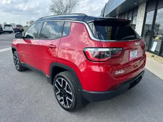 Jeep Compass 2017 4x4 Limited 4dr SUV (lanzamiento a mitad de año)