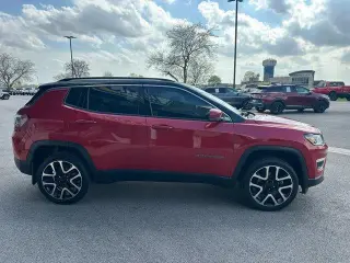 Jeep Compass 2017 4x4 Limited 4dr SUV (lanzamiento a mitad de año)