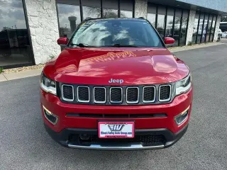 Jeep Compass 2017 4x4 Limited 4dr SUV (lanzamiento a mitad de año)