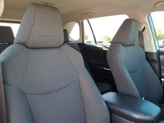 Toyota RAV4 2021 LE 4dr SUV