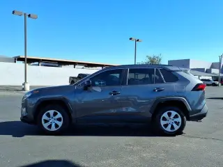 Toyota RAV4 2021 LE 4dr SUV