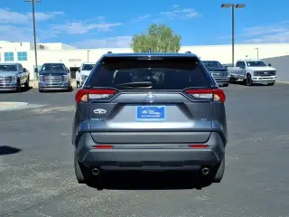 Toyota RAV4 2021 LE 4dr SUV