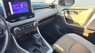 Toyota RAV4 2024 XLE Premium 4dr SUV