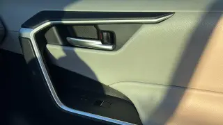 Toyota RAV4 2024 XLE Premium 4dr SUV