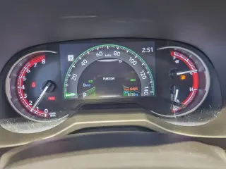 Toyota RAV4 2025 AWD XLE Premium 4dr SUV