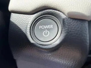 Toyota RAV4 2026 LE SUV de 4 puertas