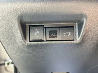 Toyota RAV4 2026 LE SUV de 4 puertas