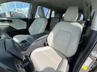 Toyota RAV4 2026 LE SUV de 4 puertas