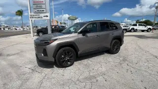 Toyota RAV4 2026 LE SUV de 4 puertas