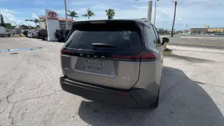 Toyota RAV4 2026 LE SUV de 4 puertas
