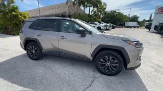Toyota RAV4 2026 LE SUV de 4 puertas